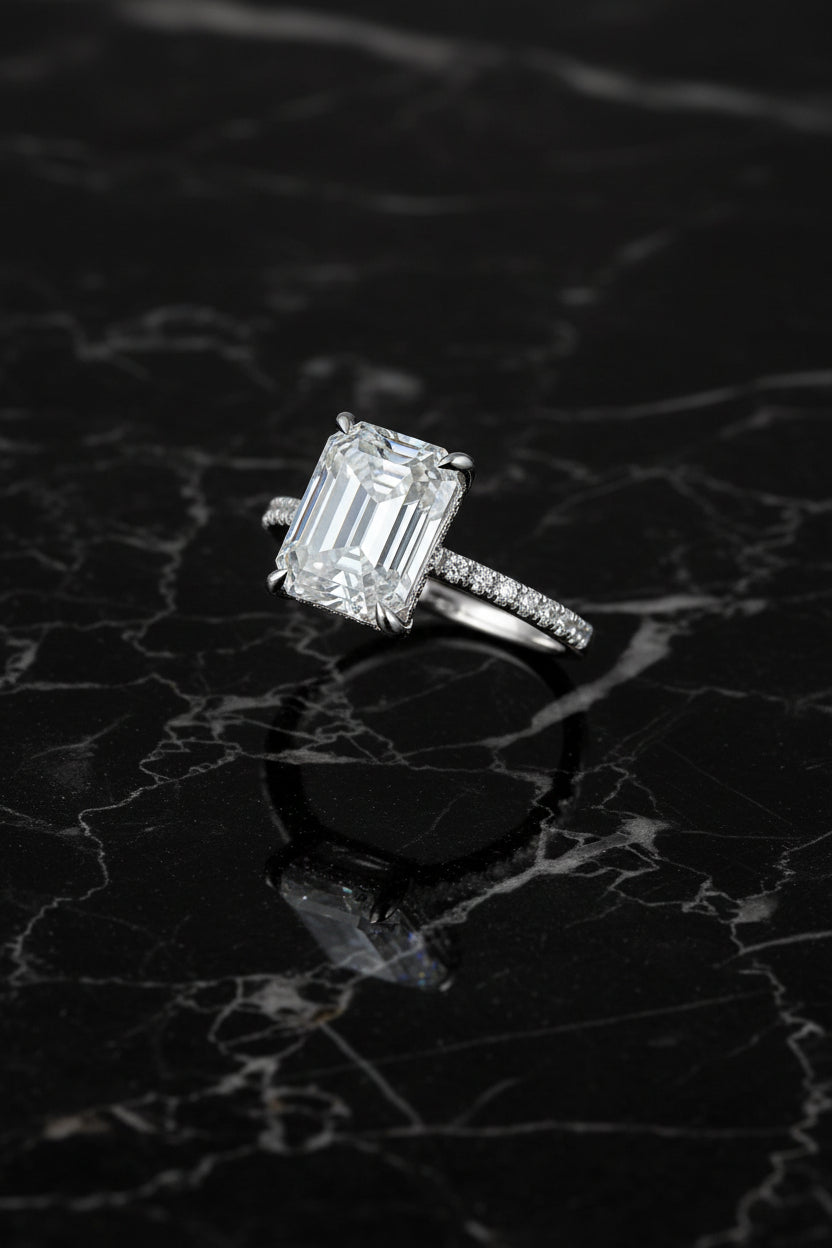 S925 Emerald Cut 4ct Moissanite Engagement Ring, 4 Carat VVS1 D-Color 3EX-Cut Moissanite Four-Prong Sterling Silver Ring